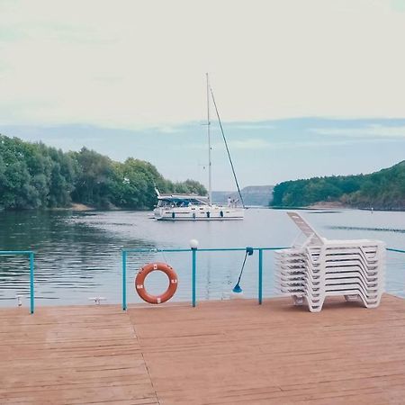 Dnistrivka Hotel Yacht Club Mayak מראה חיצוני תמונה