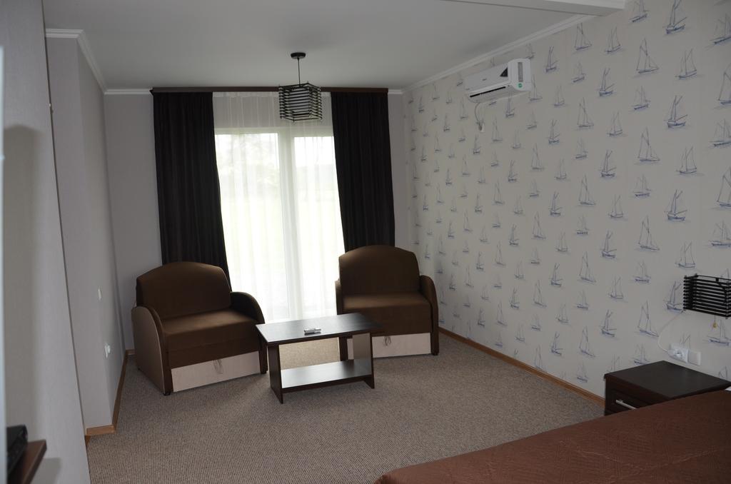 Dnistrivka Hotel Yacht Club Mayak חדר תמונה
