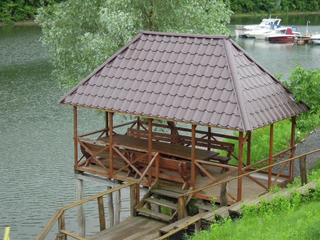 Dnistrivka Hotel Yacht Club Mayak חדר תמונה