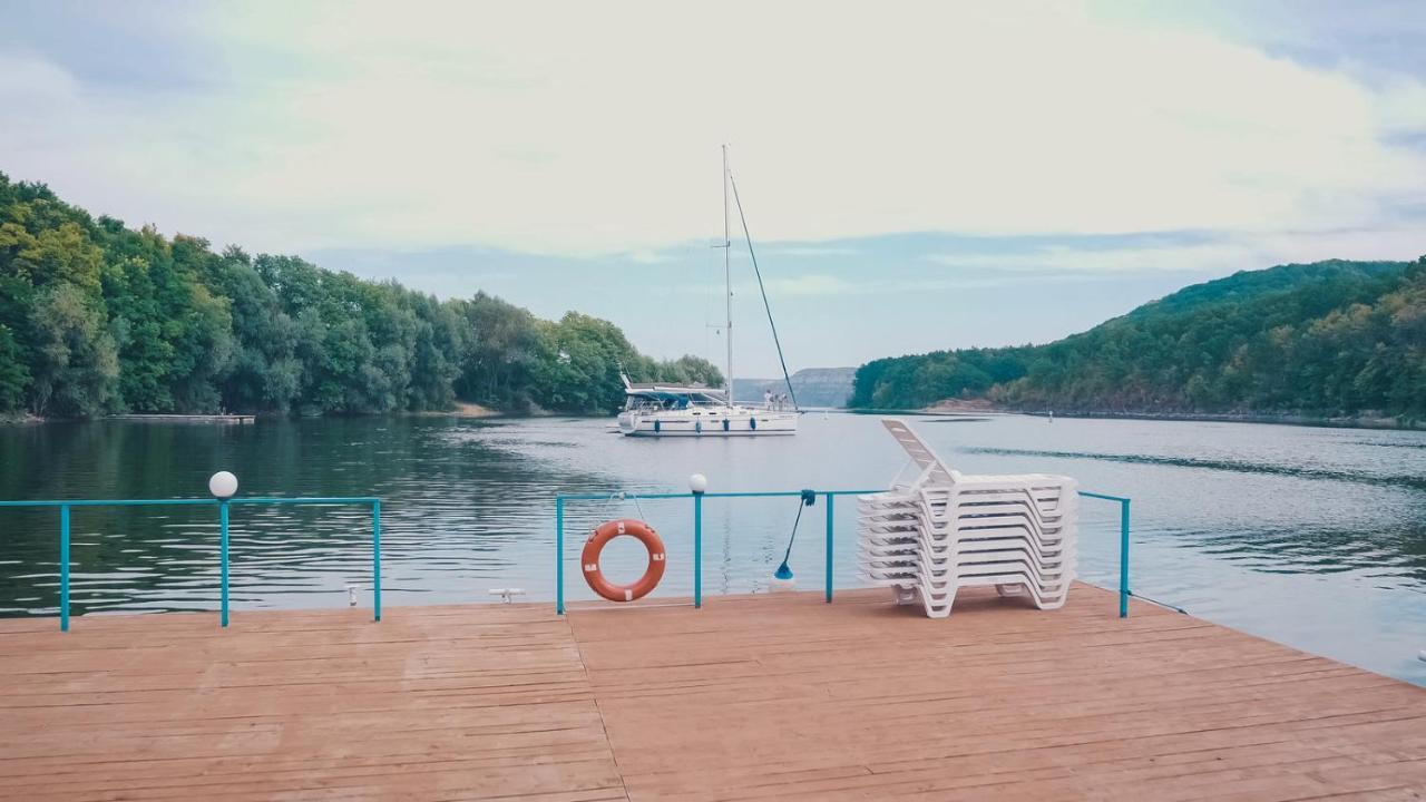Dnistrivka Hotel Yacht Club Mayak מראה חיצוני תמונה