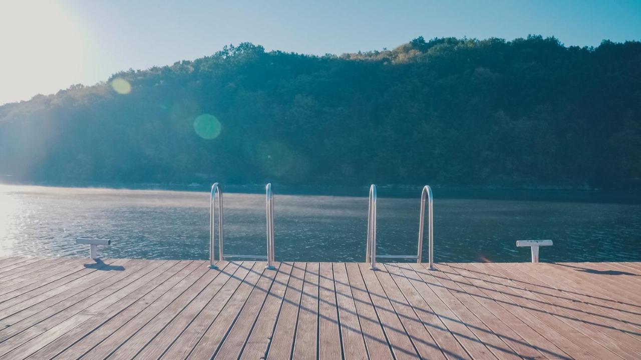 Dnistrivka Hotel Yacht Club Mayak מראה חיצוני תמונה